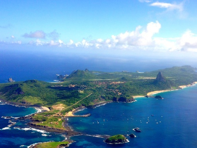 /17668meioambiente141218_fernando-de-noronha-foto-area.jpg
